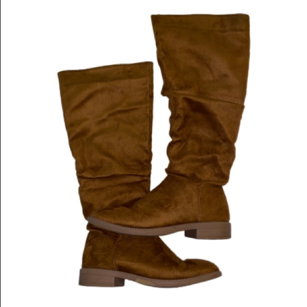 Suede boots